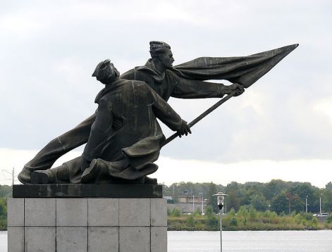 790px-1905_monument_riga.jpg